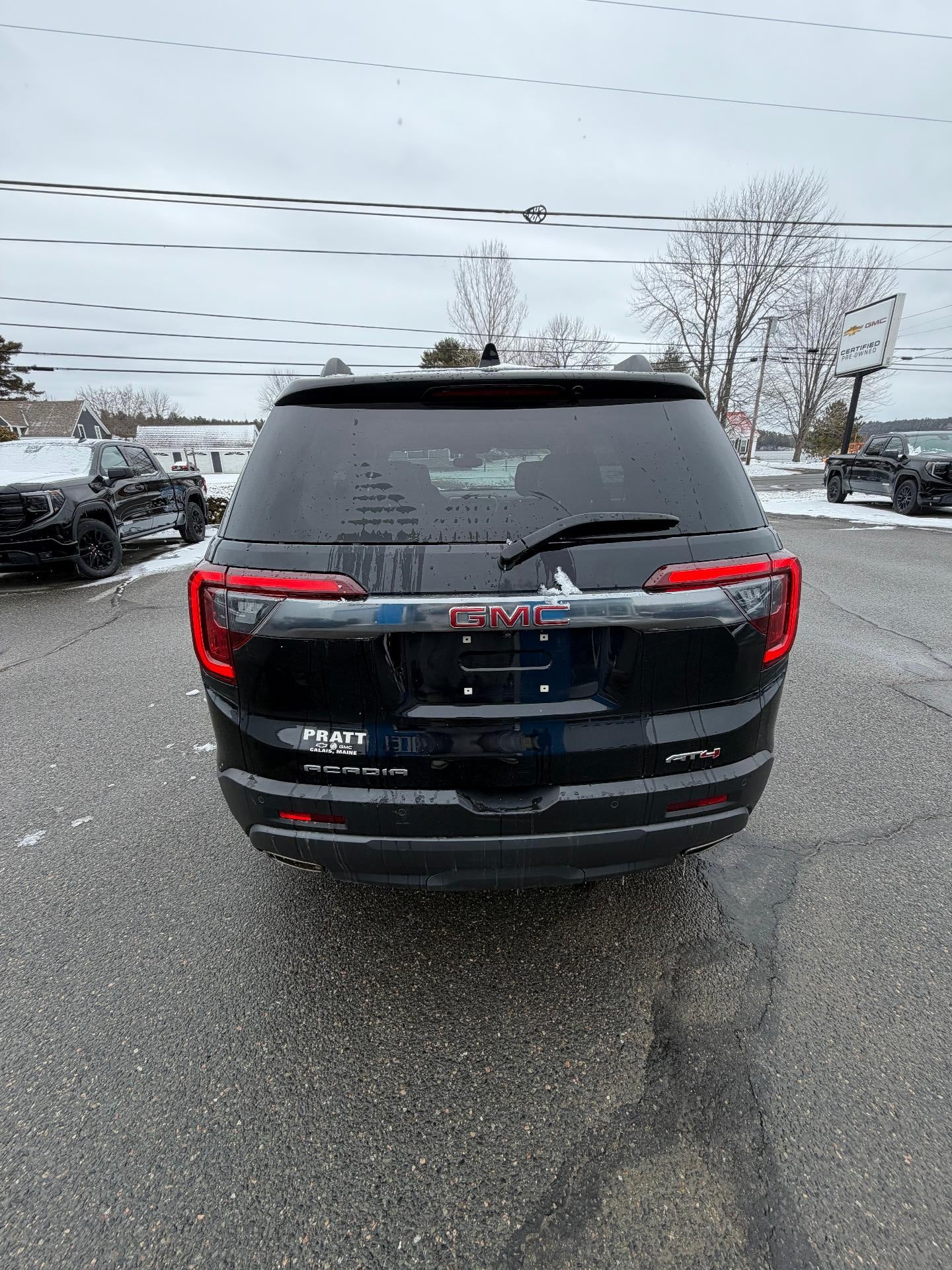 2023 GMC Acadia AT4