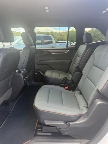 2025 GMC Acadia AT4