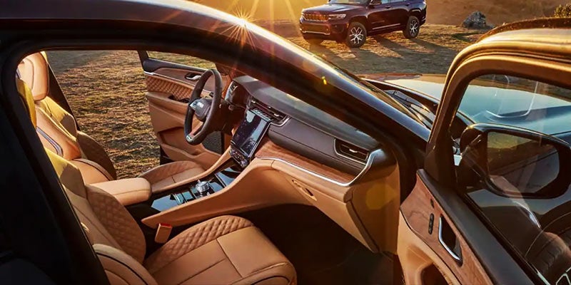 2022 Jeep Grand-Cherokee Interior