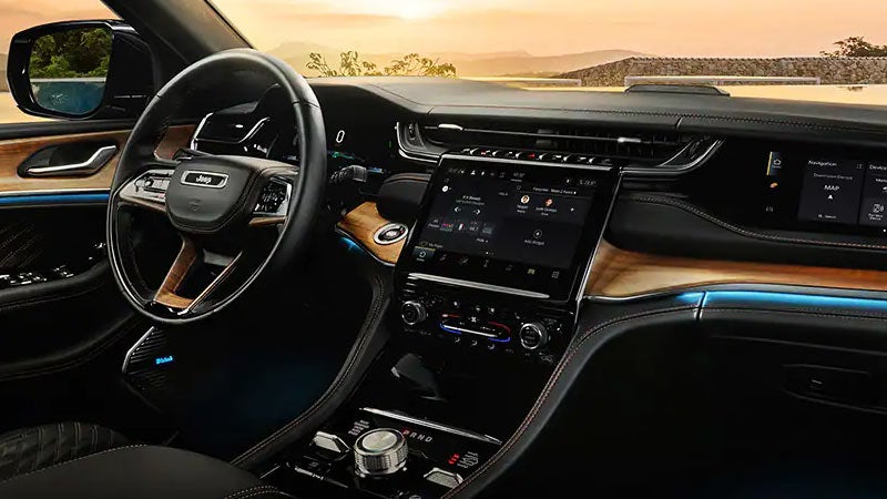2023 Jeep Grand-Cherokee Interior